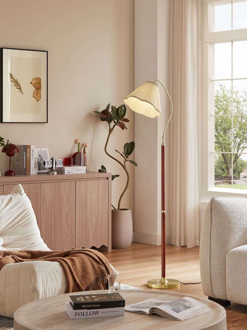 Mila Floor Lamp